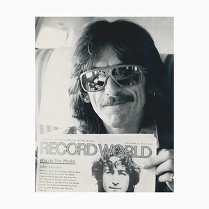 Fotografía en blanco y negro de Henry Grossman, George Harrison and Record World, años 70