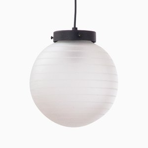 Lampada a sospensione con sfera in vetro di Murano bianco, Italia, anni '80