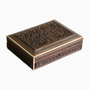 Anglo Indian Sandalwood Box aus geschnitztem Holz