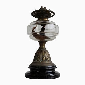 Lámpara de aceite victoriana de latón y vidrio