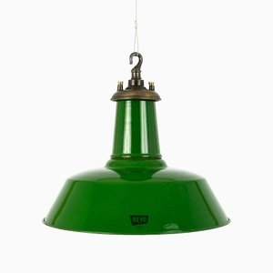 Lámpara colgante de fábrica industrial esmaltada en verde de Revo Tipton, años 40