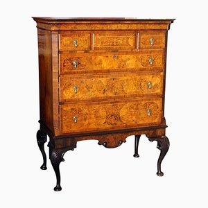 Commode Style George II en Noyer et Marqueterie sur Pied ou Highboy, Angleterre, 1890s