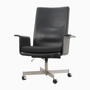 Swivel Chair in Black Leather