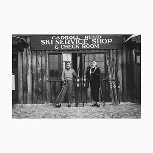 Slim Aarons, New England Skiing, Mitte des 20. Jahrhunderts/2022, Digitaler Fotodruck