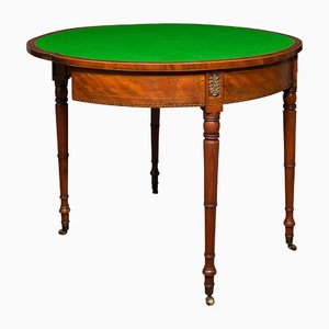 Antiker englischer Demi Lune Spieltisch aus Nussholz, 1800er