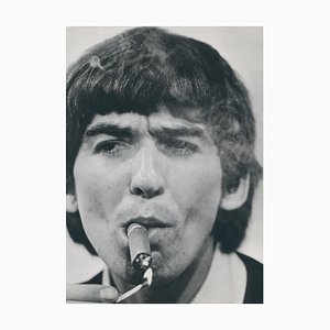 Photographie Henry Grossman, George Harrison, Cigare, Noir et Blanc, 1970s, 21 X 15,2cm