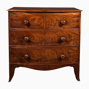 Large Georgian English Bow Front Chest of Drawers, 1780s