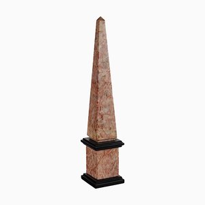 Obelisco in marmo rosa e nero
