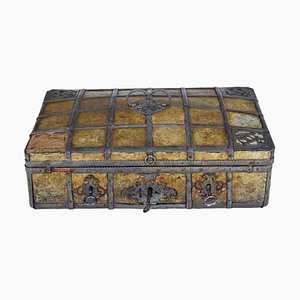 Caja escandinava de metal de finales del siglo XVIII