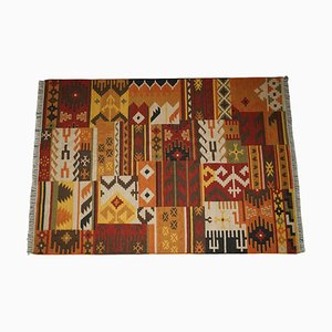 Tappeto grande Kilim intrecciato a mano con motivo floreale, anni '40