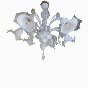 Lámpara de araña estilo Murano veneciano transparente y blanco lechoso con flores y hojas de Simoeng