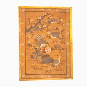 Tapiz chino antiguo de seda tejido a mano con pájaros entre flores de cerezo