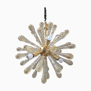 Lámpara de araña Sputnik de cristal de Murano con marco de metal cepillado con gotas de aire doradas de Simoeng
