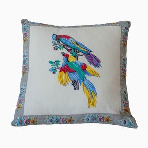 Coussin de Broderie à Main Bird of Paradise #5 par Com Raiz, 2018