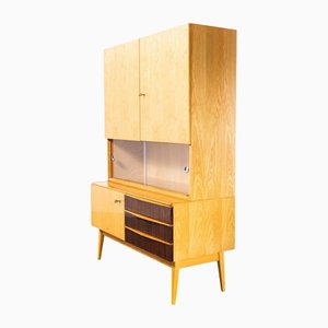 Mueble checo de abedul con cuatro puertas de Nabytek, años 60