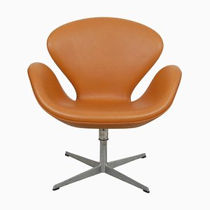 Silla Swan vintage de cuero anilin coñac de Arne Jacobsen para Fritz Hansen, años 60