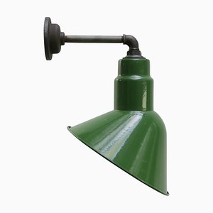 Lámpara de pared estadounidense industrial vintage esmaltada en verde de Abolite USA