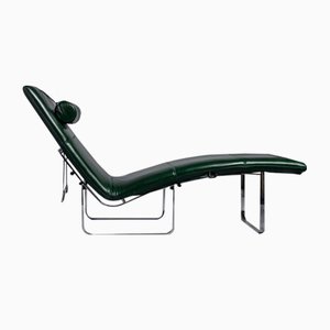 Chaise longue in acciaio cromato e pelle verde, Scandinavia, anni '70