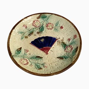 Plato francés de cerámica mayólica, década de 1800