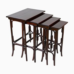 Mesas nido modernistas de madera curvada de Thonet, 1905. Juego de 4