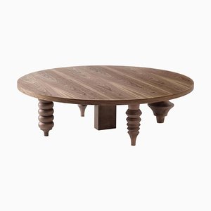 Mesa baja con patas de madera de Jaime Hayon para BD Barcelona