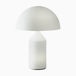 Lámpara de mesa Atoll mediana de vidrio blanco de Vico Magistretti para Oluce