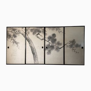 Puertas de pantalla Fusuma japonesas con decoración de pino negro, década de 1890. Juego de 4
