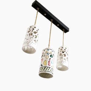 Plafonnier Vintage à Trois Lampes avec Abat-Jour Cylindriques en Céramique, Italie, 1950s