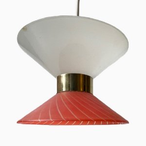 Lampada a sospensione Diablo modernista in vetro rosso e bianco con disco in ottone, Danimarca, anni '70