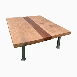Mesa de centro de epoxi hecha a mano en madera de roble