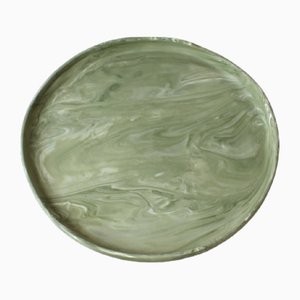 Grün-weißes Tablett aus marmoriertem Porzellan von Anna Diekmann