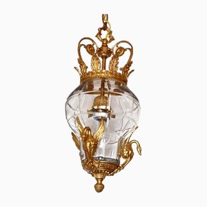 Farol Imperio de vidrio tallado y bronce dorado con corona y cisnes, década de 1890