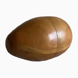 Huevo antiguo de madera con incrustaciones y marquetería a rayas, década de 1890