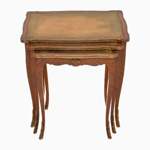 Tavolini ad incastro antichi con ripiano in pelle, Francia, anni '20, set di 3