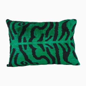 Housse de Coussin Tigre Ikat en Velours Vert, 2010s