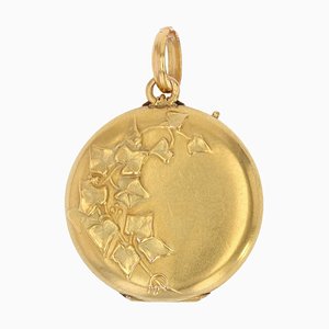 18 Karat 20th Century French Yellow Gold Ivy Leaves Medallion, 1890s