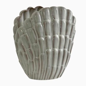 Small White Clam Vase by Vicke Lindstrand, 1940s