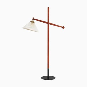 Pitch Pine & Brass Model 325 Floor Lamp attributed to Vilhelm Wohlert from Le Klint, 1960s
