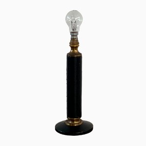 Lámpara de mesa francesa Mid-Century de cuero negro y latón