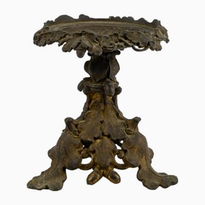 Alzata Art Nouveau in metallo con decorazioni a forma di vite, fine XIX secolo