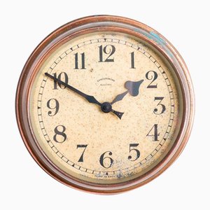 Reloj de pared industrial vintage pequeño de cobre de Synchronome, años 30