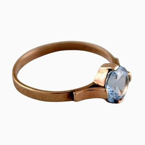 Skandinavischer Ring aus 14 Karat Gold mit Hellblauem Stein