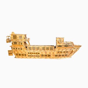 Modelo de barco a escala de arte folclórico con cerillas