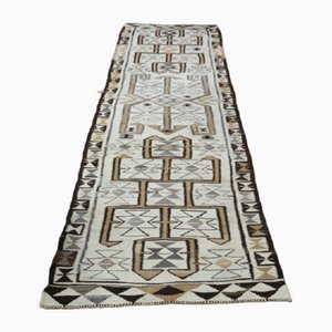 Alfombra de pasillo Kilim turca vintage de lana, años 60