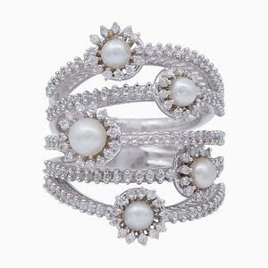 Anello in oro bianco 18 carati, diamanti e perle, anni '70