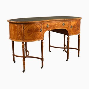 Bureau Édouardien en Forme de Haricot en Bois de Satin, 1900