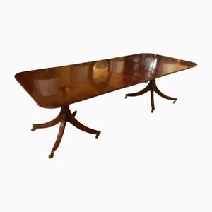 Extendable Pedestal Table in Mahogany with Quadripod Legs