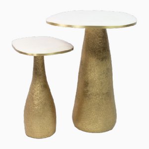 Tavolini con ripiano in cristallo di rocca bianco e ottone di Ginger Brown, set di 2