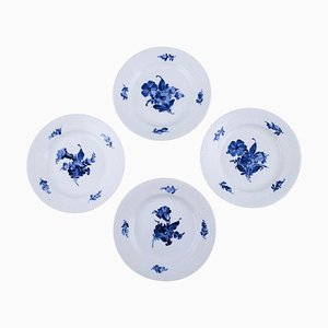 Platos para el almuerzo modelo 10/8095 trenzados con flores azules de Royal Copenhagen. Juego de 4