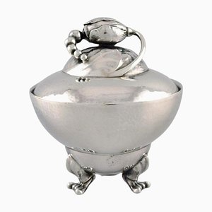 Azucarero Blossom de plata de ley martillada de Georg Jensen, años 20